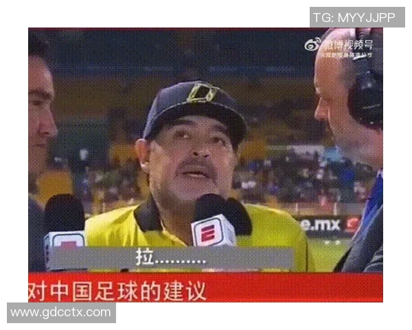 足球明星个人账号揭秘：他们如何在社交媒体上塑造形象与影响力